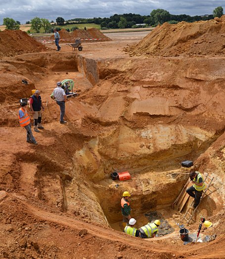 Aktuelle Grabung der rheinland-pfälzischen Landesarchäologie nahe dem Eifelort Polch - in einem Gelände, auf dem ein Gewerbegebiet entstehen soll. Alle Fotos: GDKE/Landesarchäologie